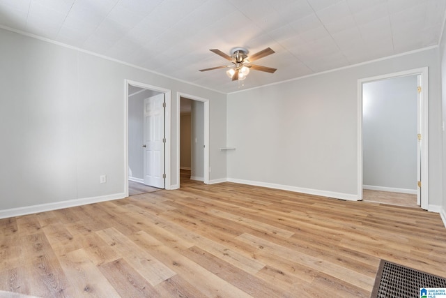 unfurnished bedroom featuring light wood-type flooring, crown molding, and ceiling fan