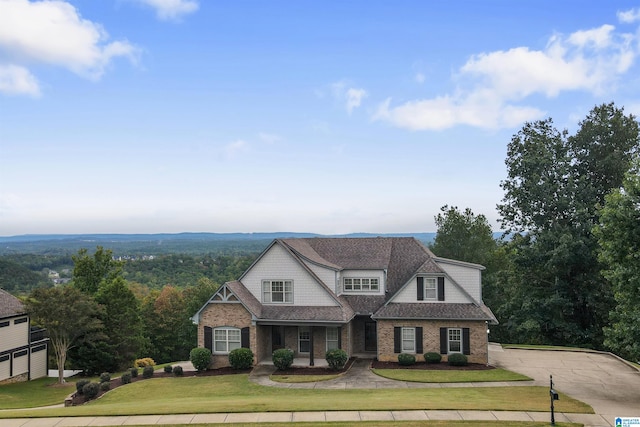 view of front of house with a front yard