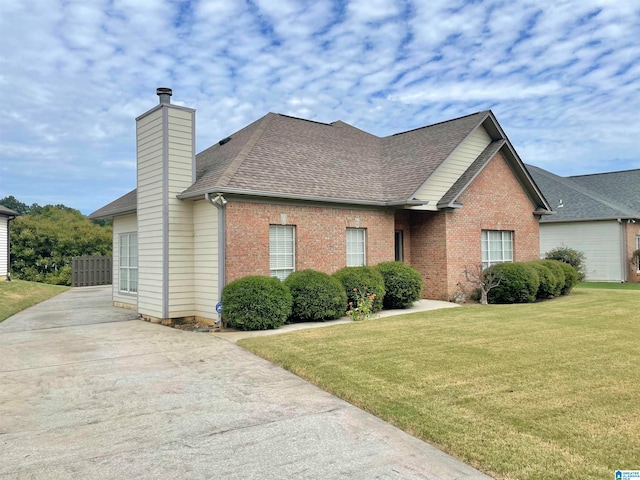 view of front of house with a front yard