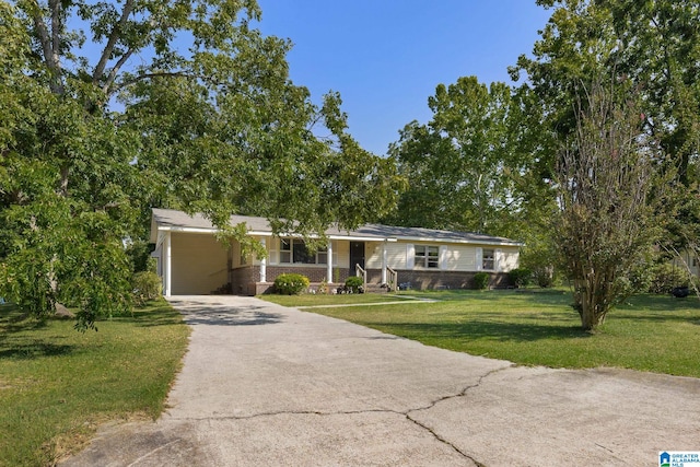 ranch-style house with a front yard