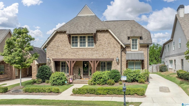 view of front of property featuring a porch