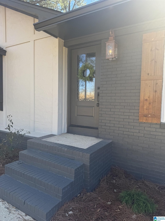 207 Friendship Cir, Clanton, AL 35045 - view of exterior entry featuring brick siding