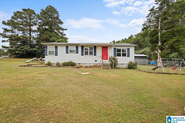 view of front facade featuring a front yard