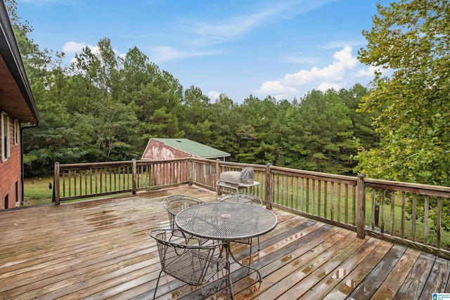 deck featuring outdoor dining space