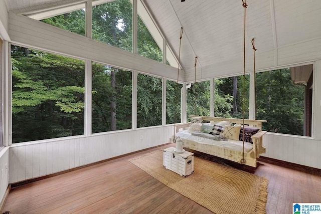 sunroom with vaulted ceiling