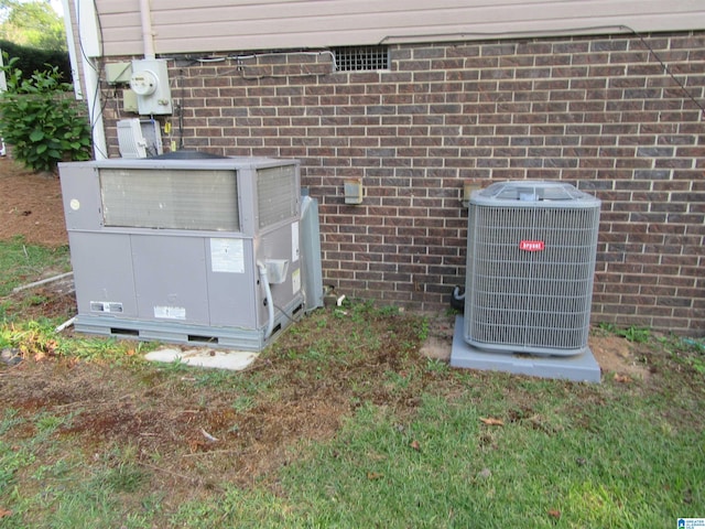 exterior details featuring cooling unit