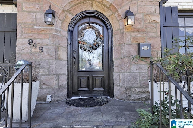 949 44th St, Birmingham, AL 35208 - view of exterior entry with stone siding