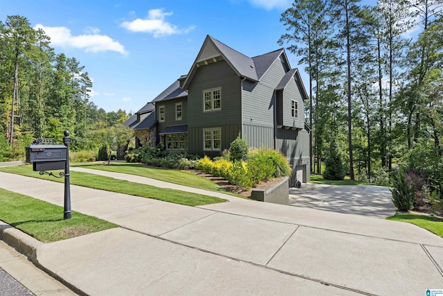 view of front of property with a front lawn