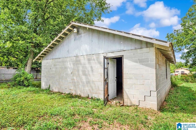 exterior space with a yard