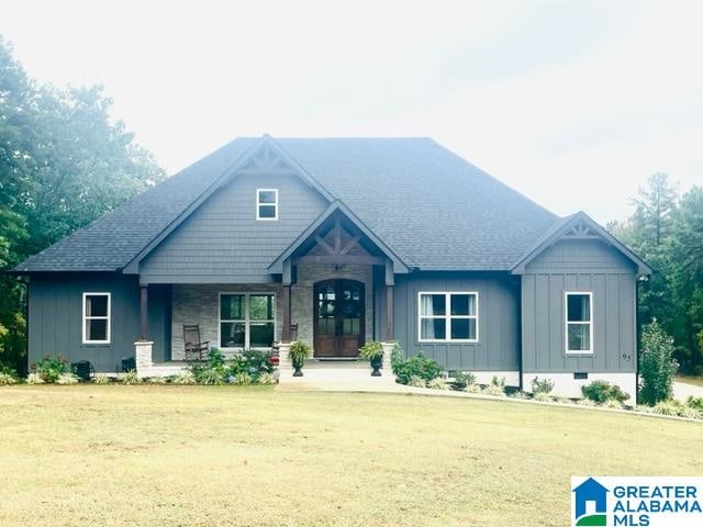 view of front of house with a front yard