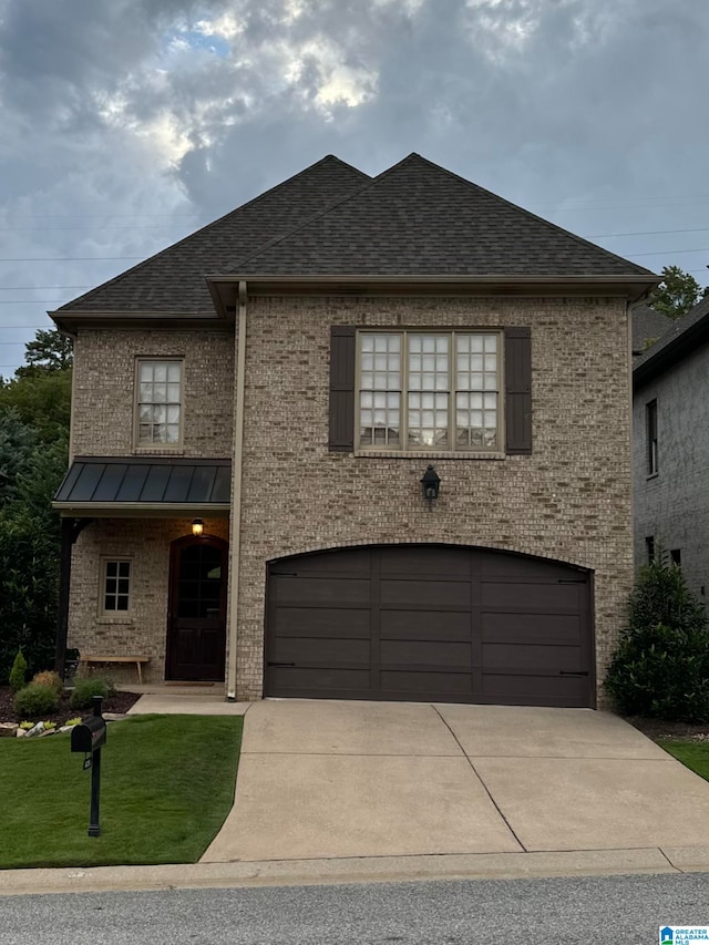 view of front facade featuring a garage