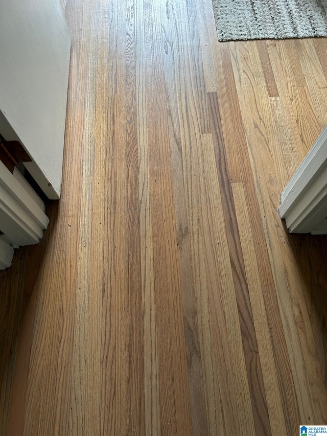 room details featuring hardwood / wood-style floors