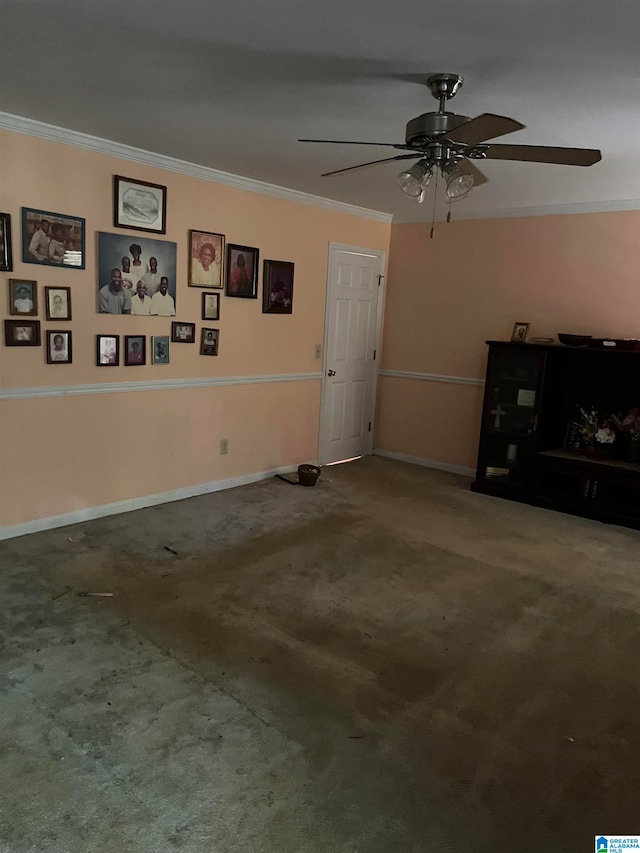 garage with ceiling fan