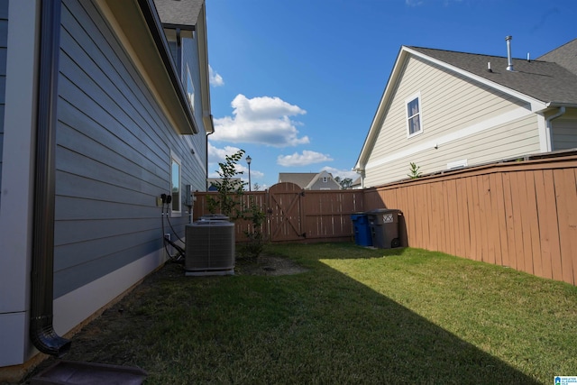 view of yard with cooling unit