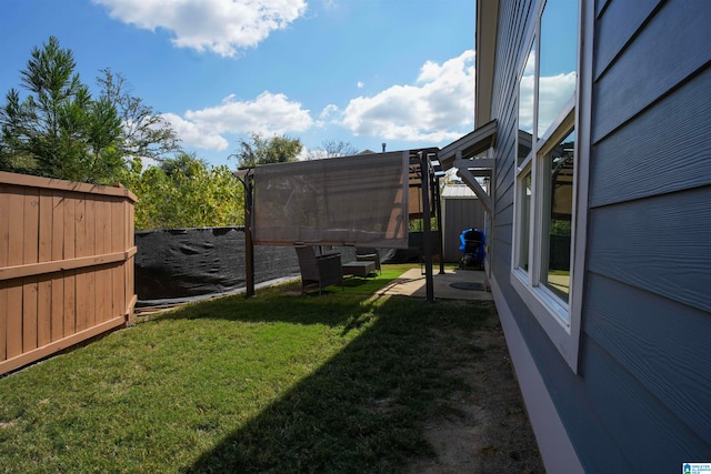 view of yard featuring a patio area