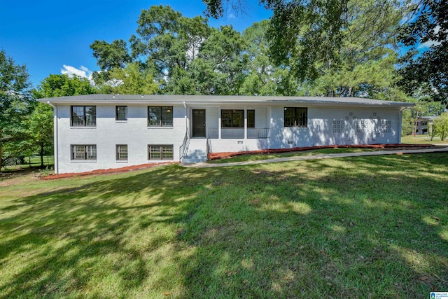 view of front of house with a front lawn