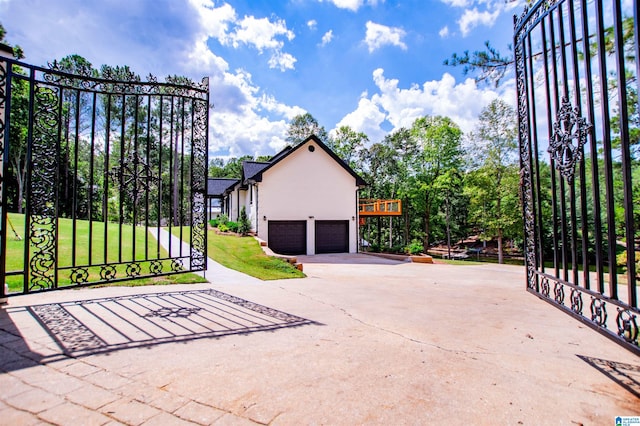 exterior space featuring a lawn