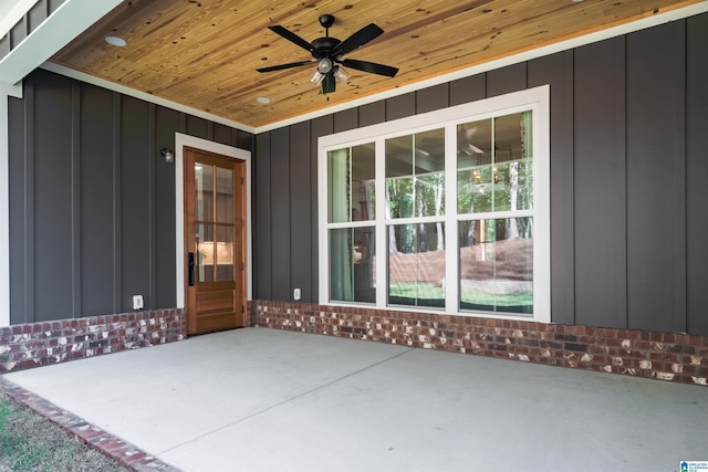 view of patio featuring a ceiling fan