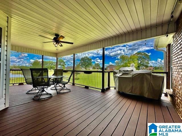 deck with ceiling fan