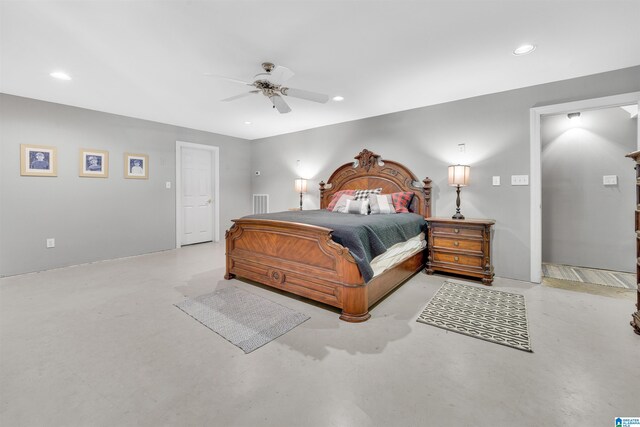 bedroom with ceiling fan