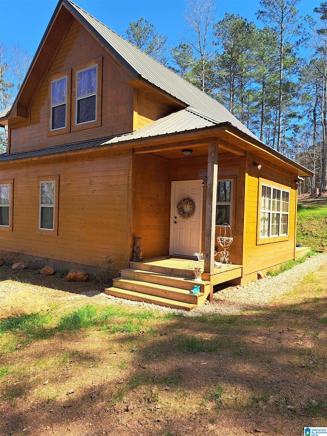 view of front facade with covered porch