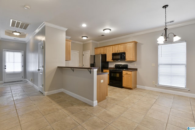 kitchen with hanging light fixtures, kitchen peninsula, a breakfast bar area, black appliances, and an inviting chandelier