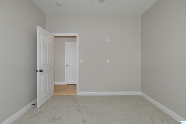 view of carpeted spare room