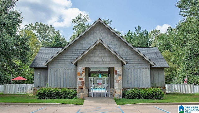 view of front of house