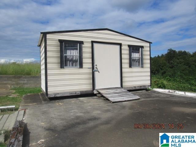 view of outbuilding