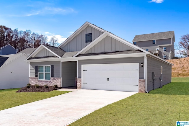 craftsman-style house featuring a garage and a front lawn