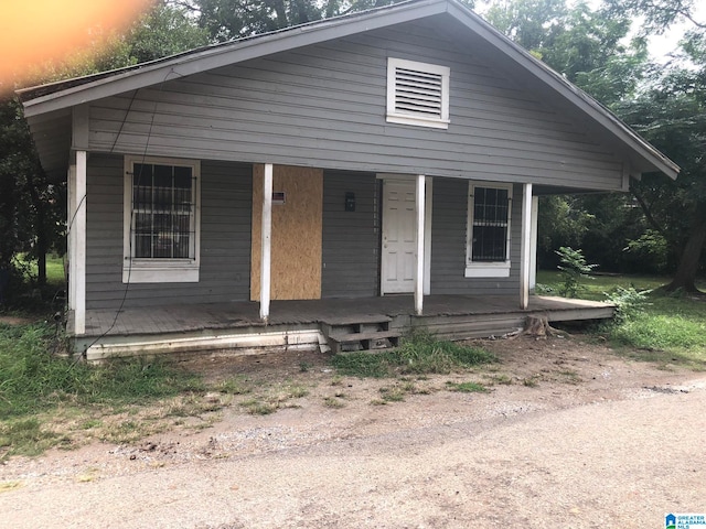 bungalow-style house with covered porch