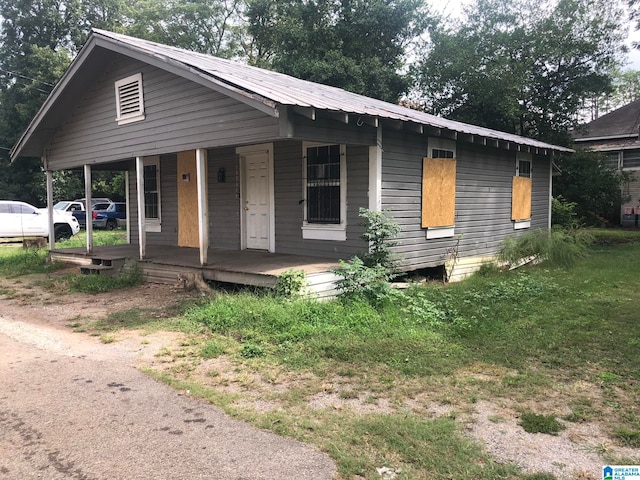 view of front of house with a porch