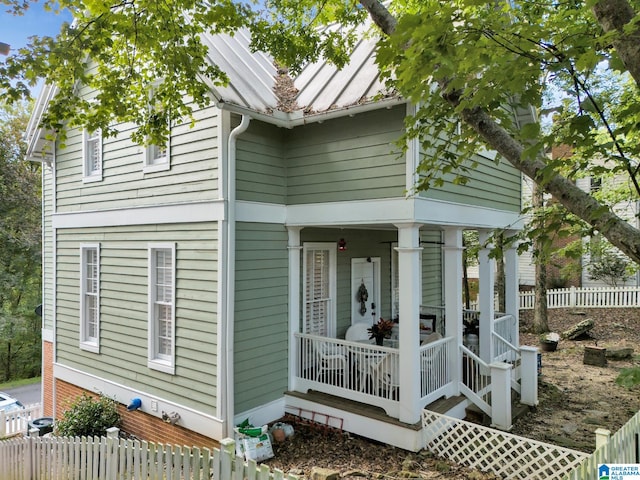 view of front of house featuring covered porch