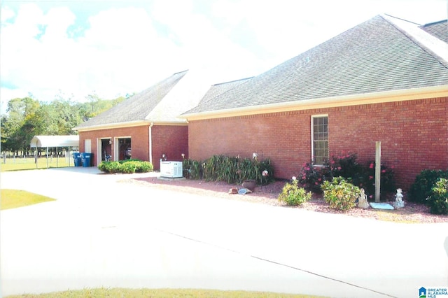 view of home's exterior