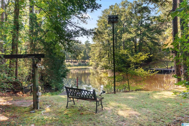 view of yard featuring a water view