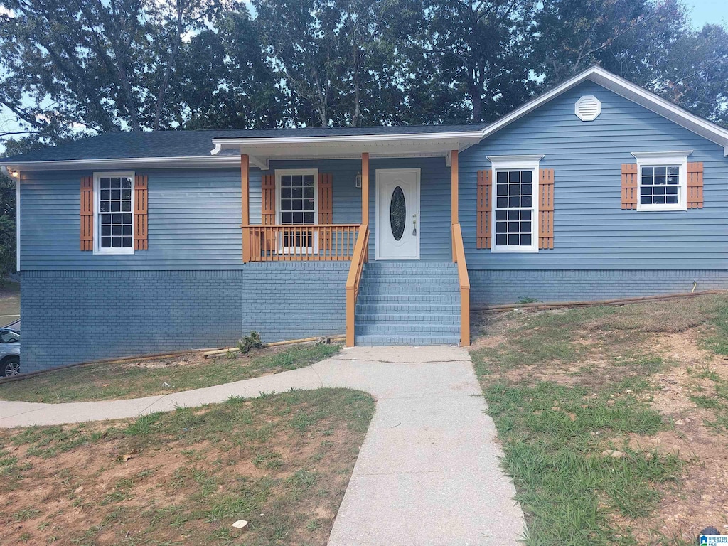 view of front facade featuring covered porch