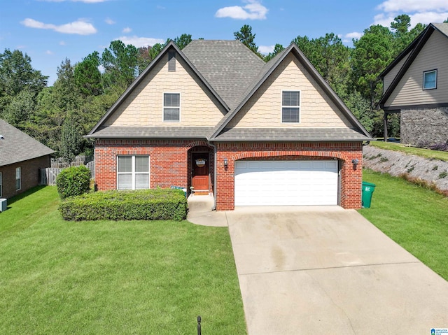 view of front facade with a front lawn