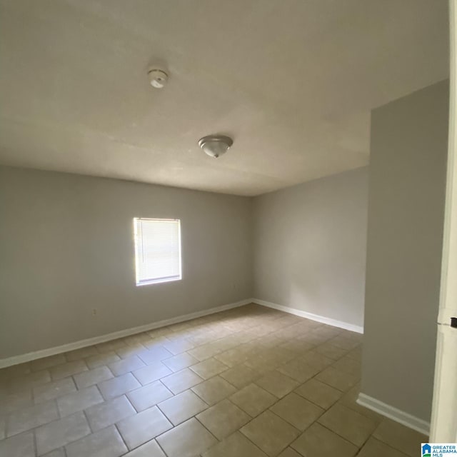 1121 Skyline Dr, Birmingham, AL 35214 - unfurnished room featuring baseboards