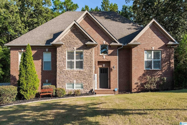 view of front facade with a front lawn