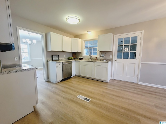 kitchen with a notable chandelier, light wood-type flooring, white cabinets, visible vents, and dishwasher