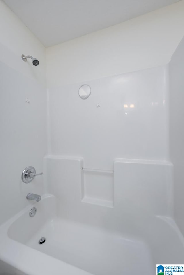 bathroom featuring shower / bathtub combination