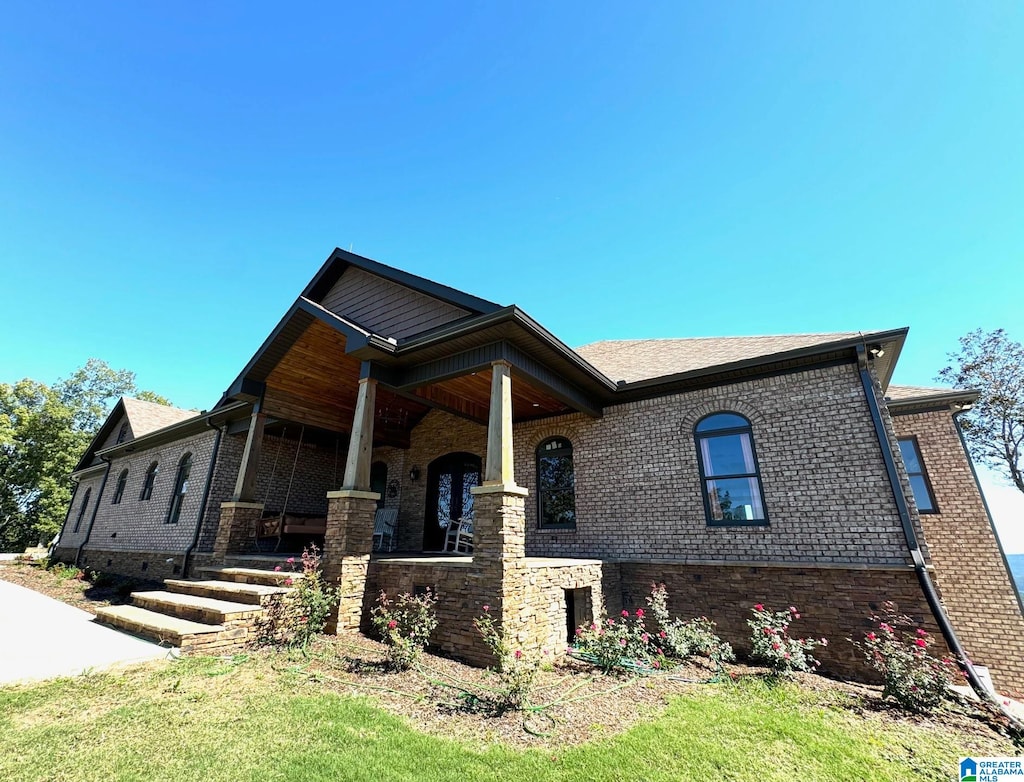 view of front of home featuring a porch