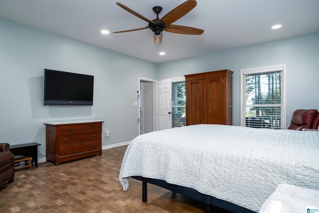 bedroom with ceiling fan