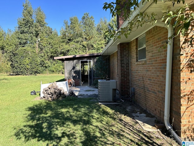 view of yard featuring cooling unit