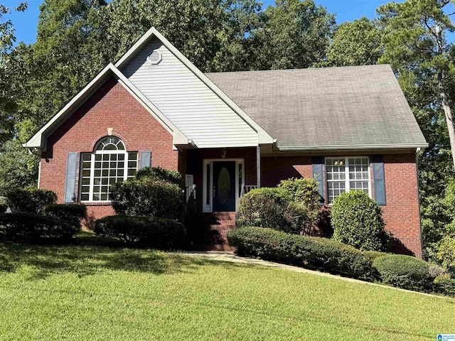 view of front of property with a front yard