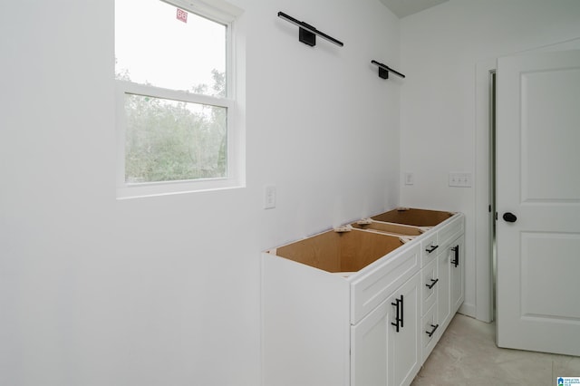 bathroom featuring plenty of natural light