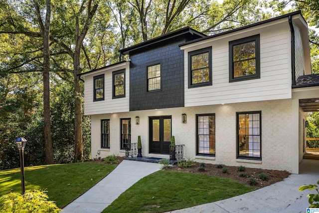 view of front of property with a front yard