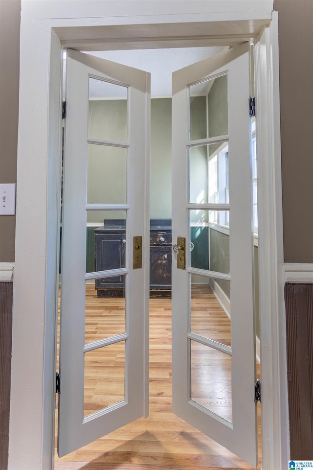 entryway featuring hardwood / wood-style floors