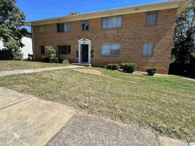 view of front of house with a front yard