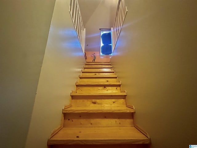 46 Stone Ridge Dr, Sylacauga, AL 35150 - view of stairway